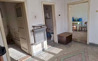 Casa singur in curte - zona Sacele - Poză 1