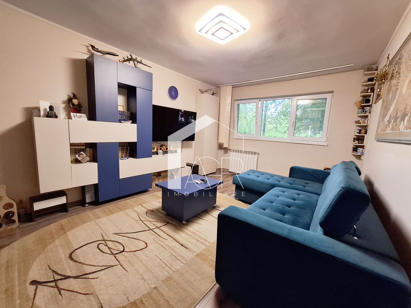 Apartament cu 3 camere, decomandat, zona Vest - Poză 2