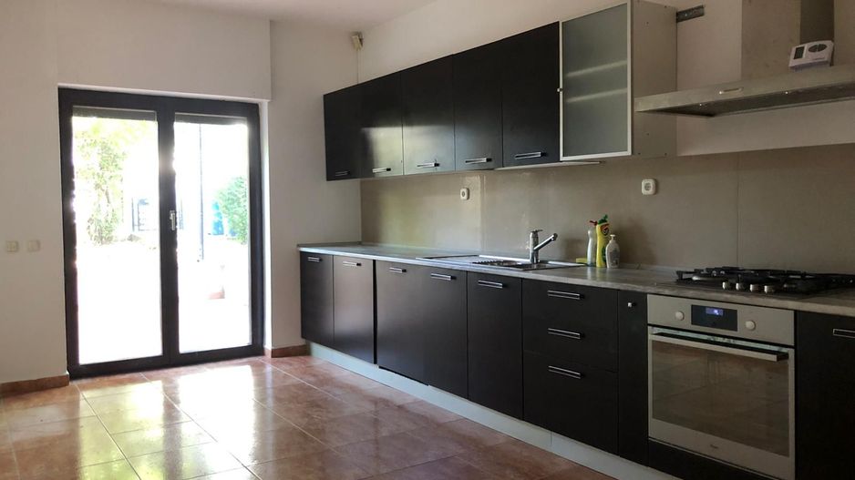 Vila 6 camere cu iesire la lacul Baneasa teren 317 mp - Poză 6