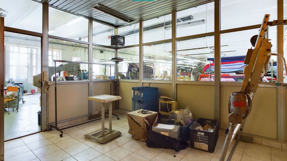 Spațiu industrial cu platformă betonată și teren - Poză 5