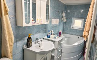 Casa de vanzare in Ghelari – liniste, natura si spatiu generos! Schimb - Poză 8