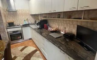 Cug - Selgros - 3 Camere Decomandat + Boxa .Bloc . 1992 - 72 Mp - Poză 2