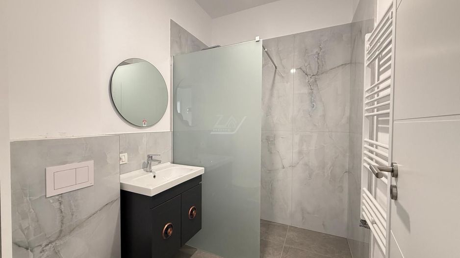 Bucatarie inchisa. Etaj 1. Loc de parcare. Asfalt. - Poză 7