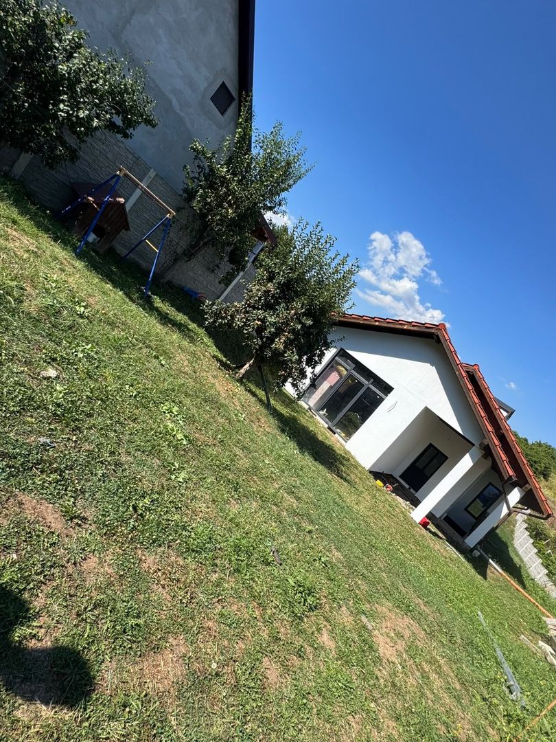 Casa de Vânzare zona Schit - Poză 3