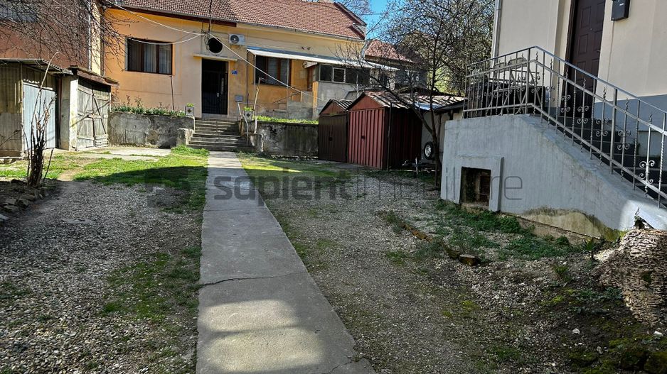 Apartament la casa cu 4 camere si acces auto, ultracentral - Poză 17