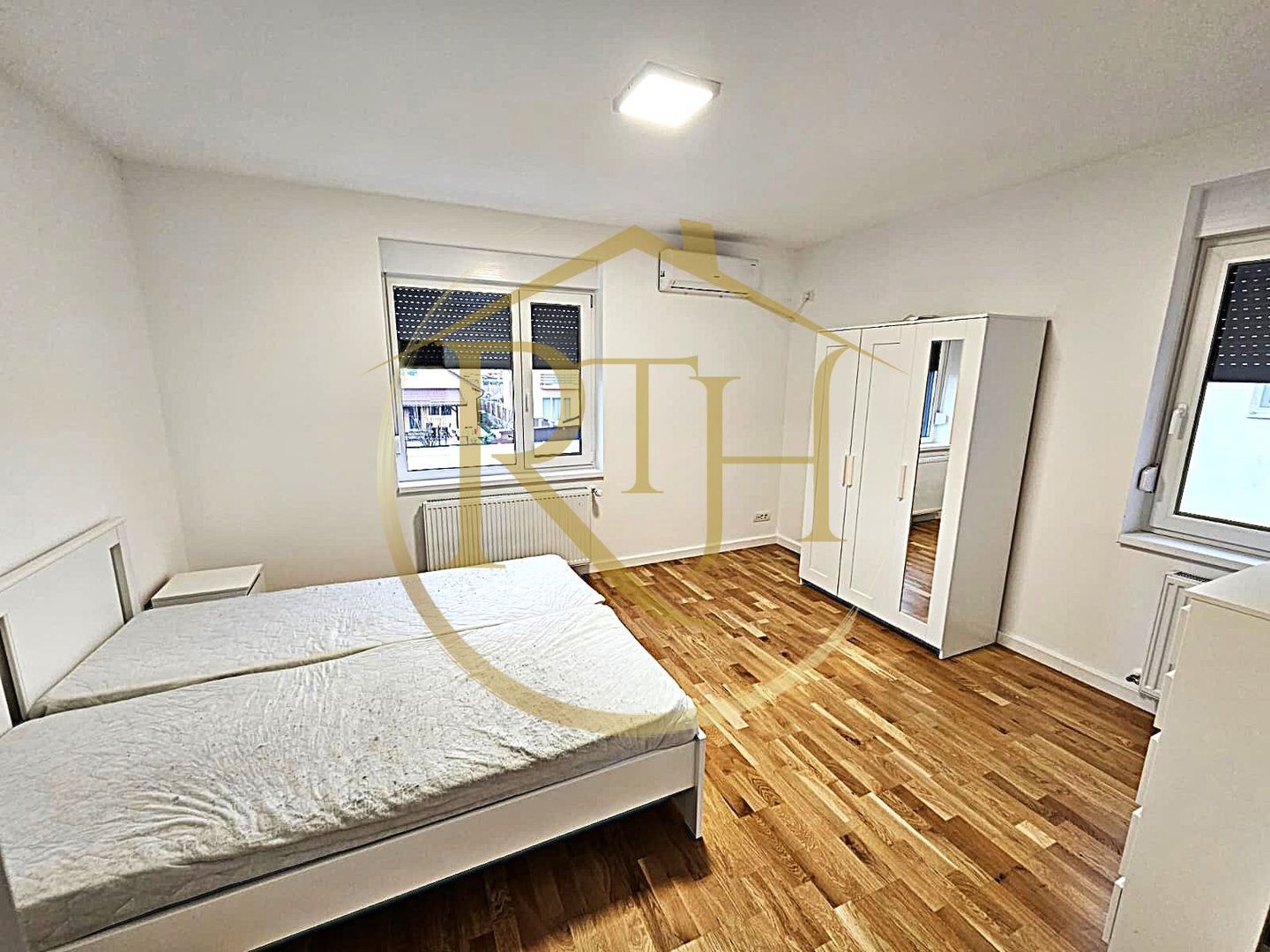 Duplex modern cu 4 camere de închiriat în Moșnița Veche in cartier Serena - Poză 11