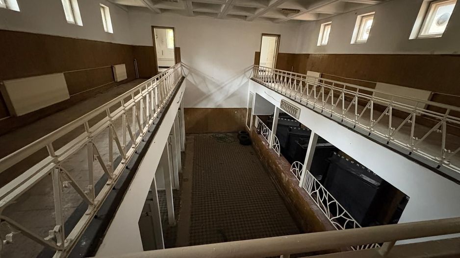Imobil comercial si piscina functioala Piata Victoriei - Poză 4