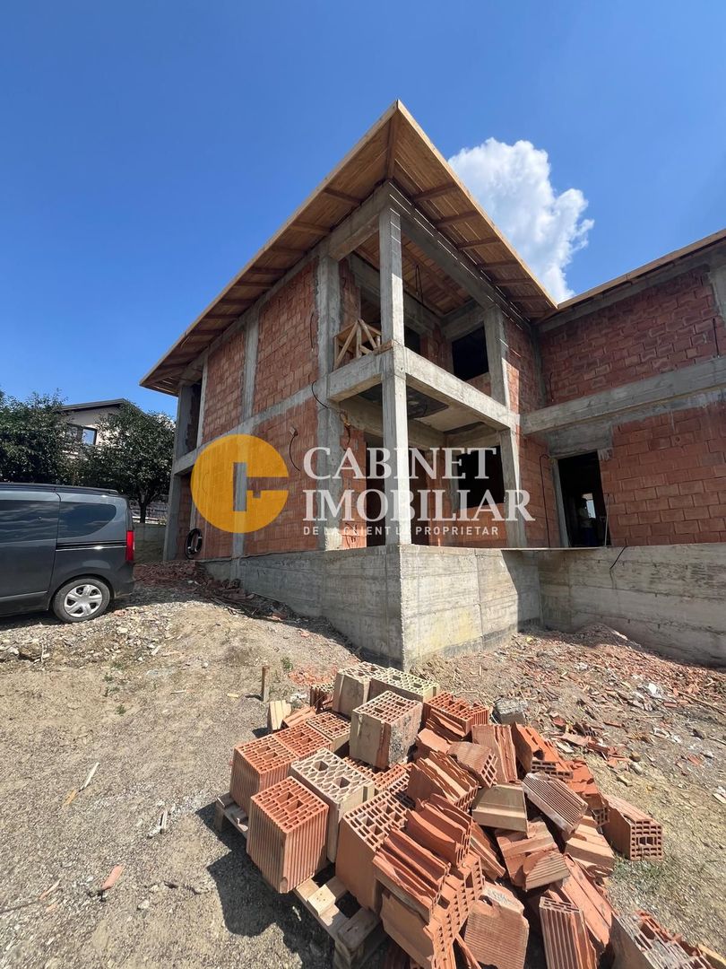 Duplex 5 Camere  3 Bai 124MP Intrare BREAZU cu VEDERE PANORAMICA - Poză 2