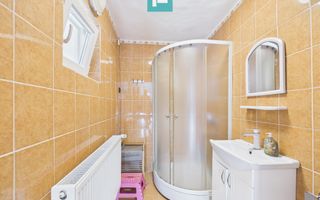 Casă spațioasă cu teren de 2.160 mp. Zerindu Mic - Poză 10