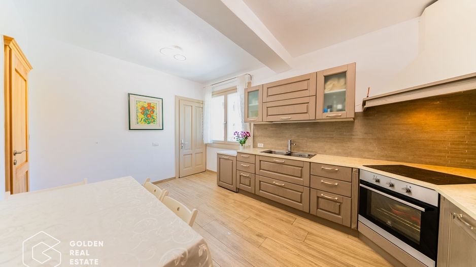 Vila moderna in cartier exclusivist Romanilor, strada 9 Mai Comision 0% - Poză 8