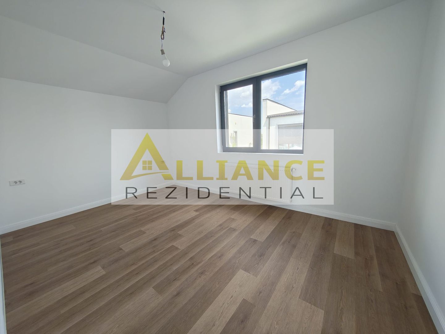 Casa P+M moderna - 4 dormitoare - Str. Aviatorilor - Poză 11