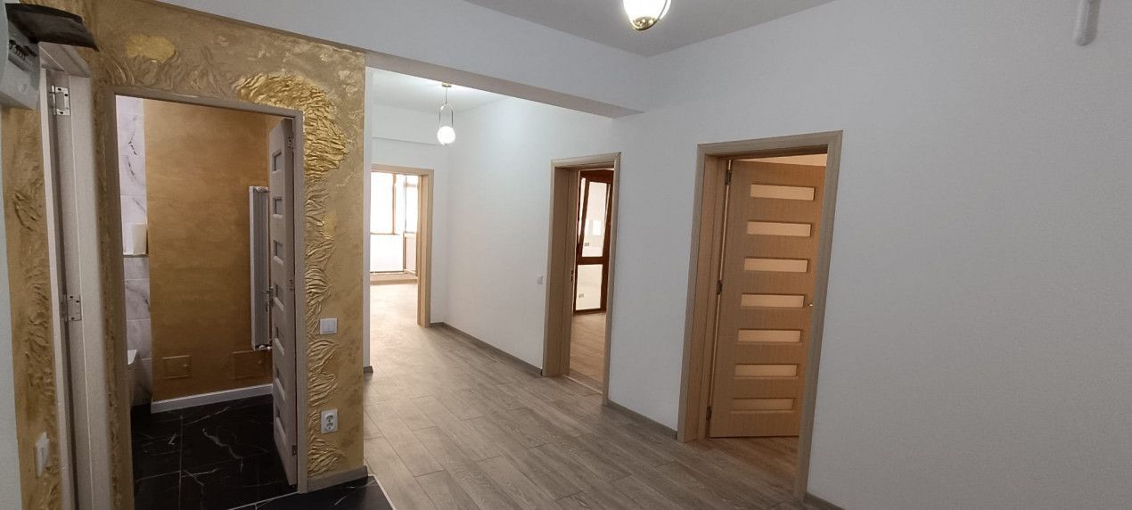 Apartament 3 camere in Prelungirea Ghencea. Renovat de la 0 ! - Poză 2