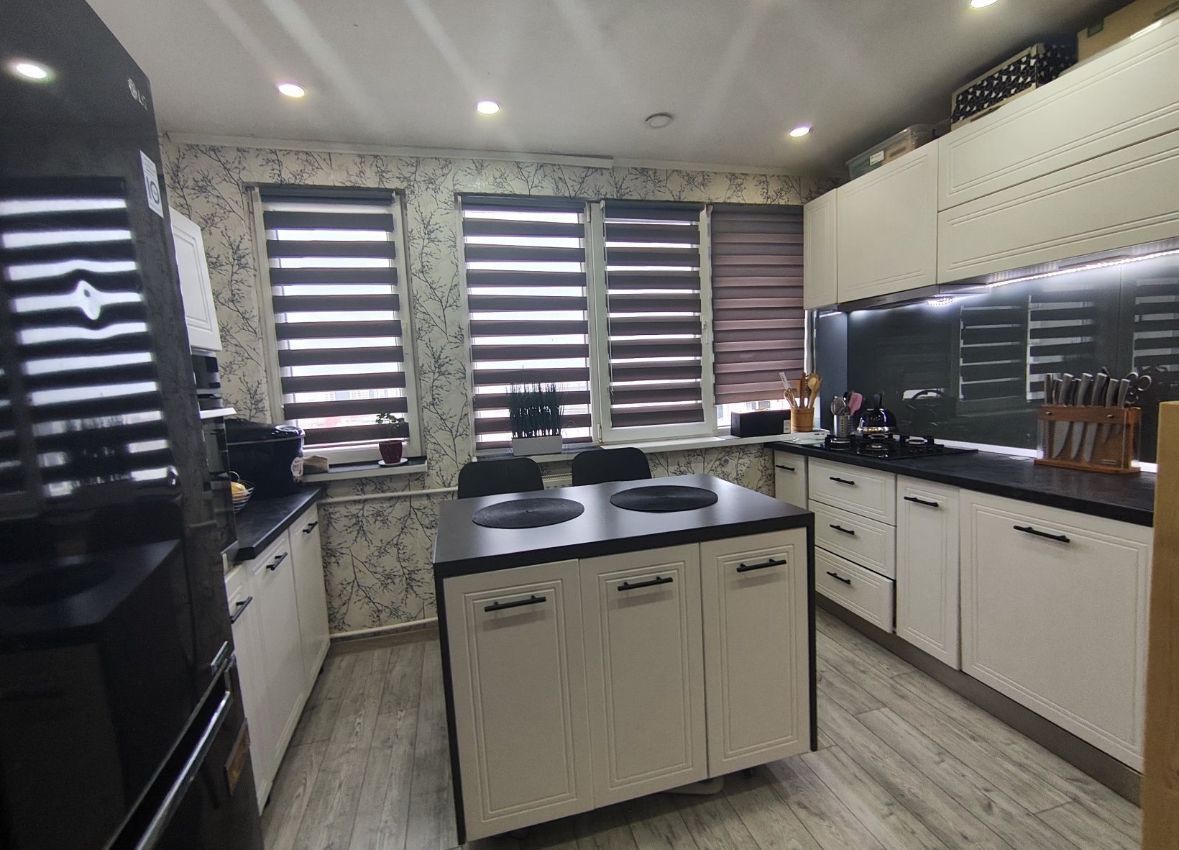 AP. 3 CAMERE TITAN,BLOC REABILITAT, RENOVAT,MODERN, COMISION 0% - Poză 1