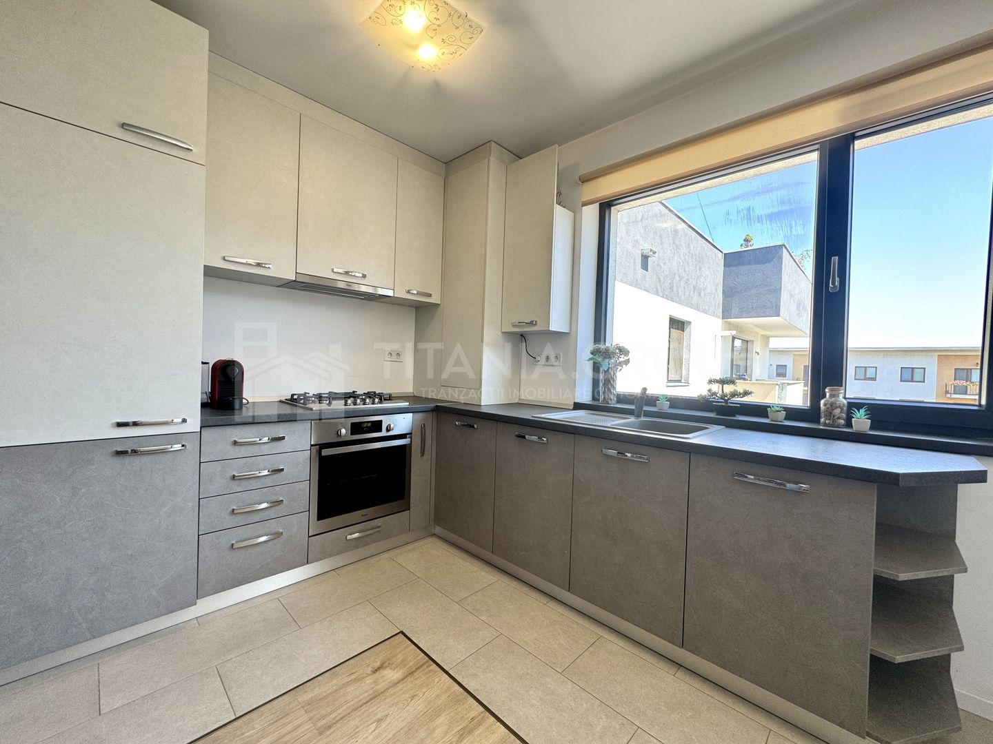 Apartament 3 camere, 2 băi, parcare și boxă – Ambiance Residence, Coresi - Poză 8