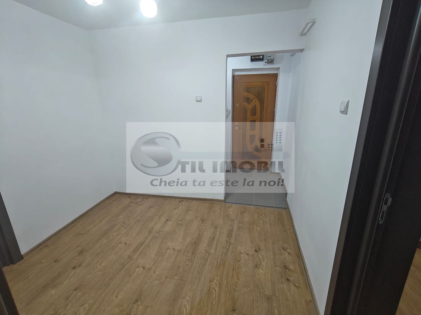 Apartament 3 camere decomandat, situat în zona Dacia - 150.000 Euro - Poză 4