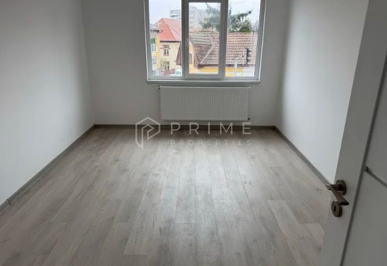 Apartament 2 camere, complet renovat – zonă centrală - Poză 4