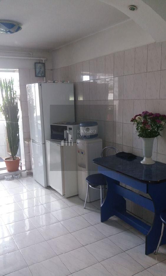 Apartament 3 camere decomandat Rahova - Poză 4