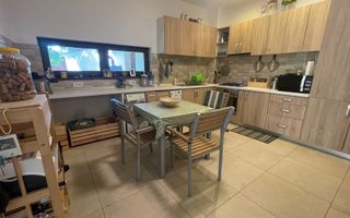 Casa cu teren generos de 750 mp, P+1E in zona Mehala - Poză 6