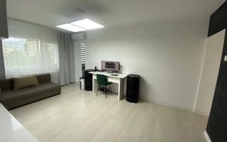 🔹 Apartament 3 camere Podu Ros| Semidecomandat | Mobilat & utilat - Poză 1