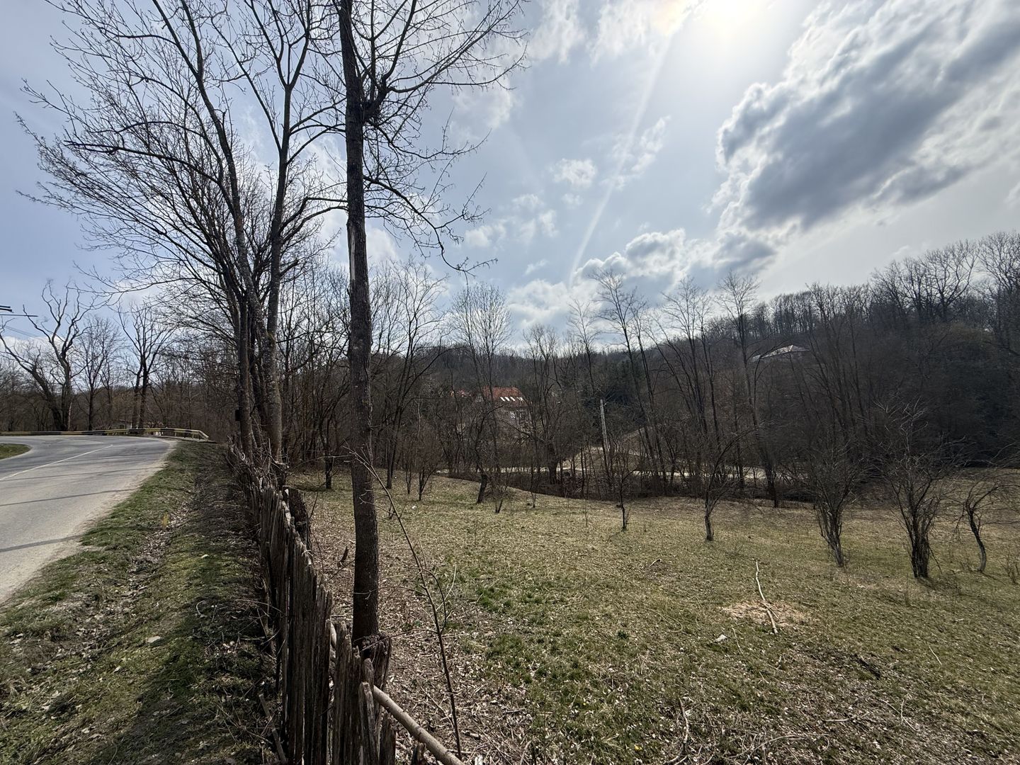 Teren intravilan la asfalt 2100 mp deschidere 21 mp la asfalt! - Poză 4