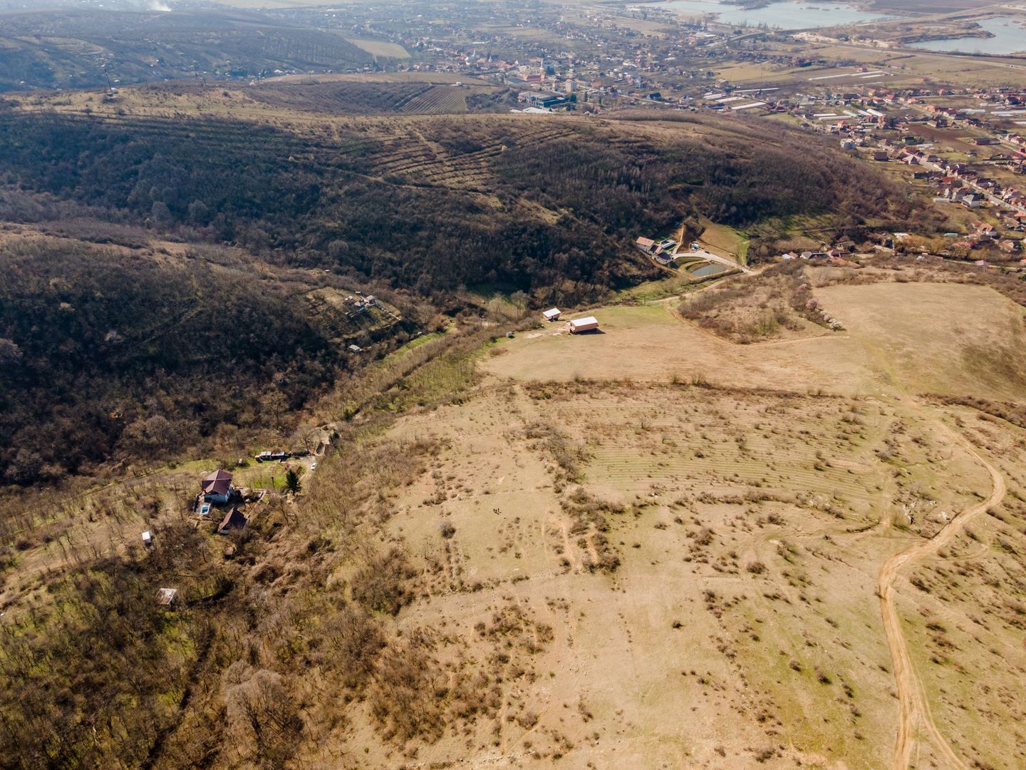 Teren extravilan aproximativ 2 ha Ghioroc - Poză 2