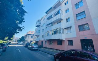 Apartament 3 camere, decomandat,etaj 4 (zona centrala Hotel Traian) - Poză 1