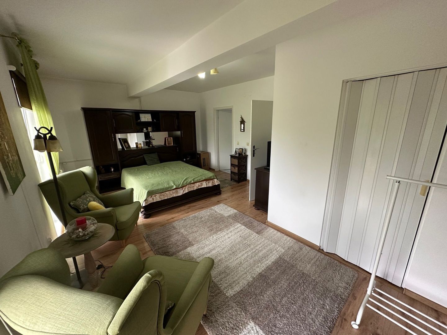 Casă / Vilă cu 5 camere zona Lunei - Poză 19