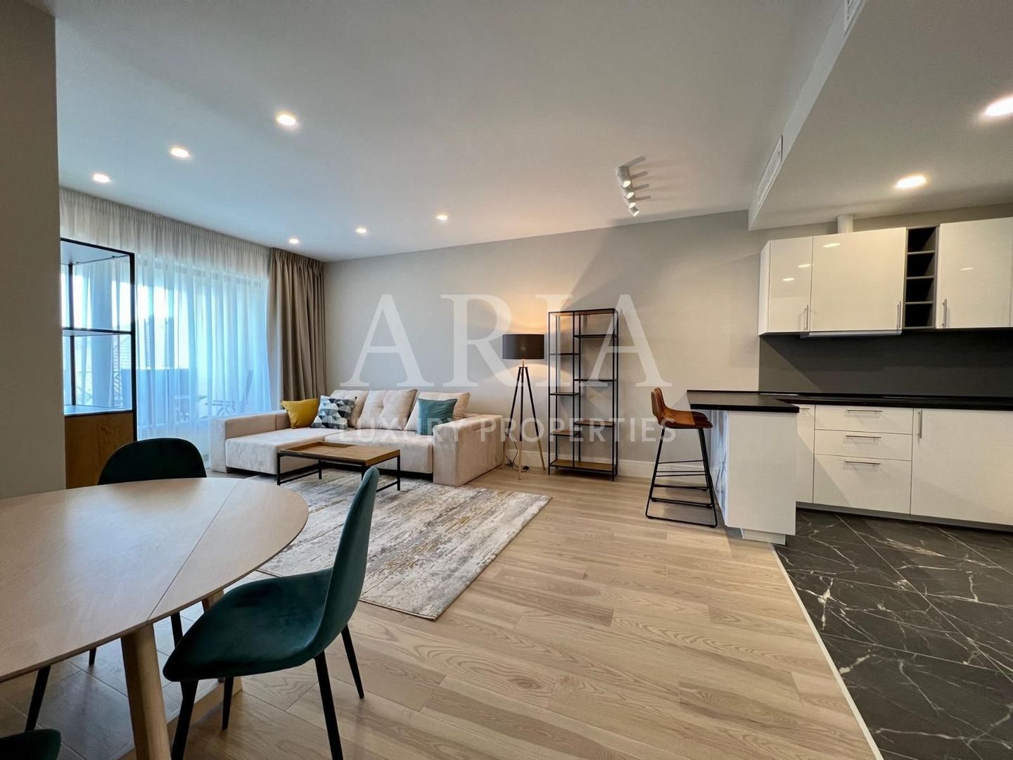 TRIANA 3CAMERE | BOXA | LOC DE PARCARE IN SUBTERAN | PISCINA | GYM - Poză 1