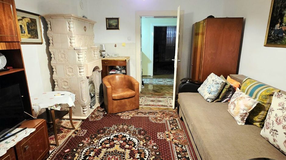 DE VANZARE CASA 5CAMERE ZONA CENTRALA TALMACIU - Poză 5