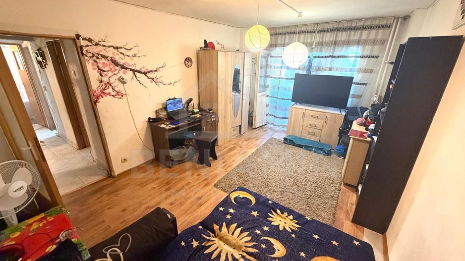 2 camere decomandat Piata Garii -etaj 2- centrala 50mp - Poză 1
