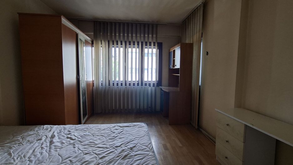 Apartament cu 3 camere - zona semicentrala - Poză 18