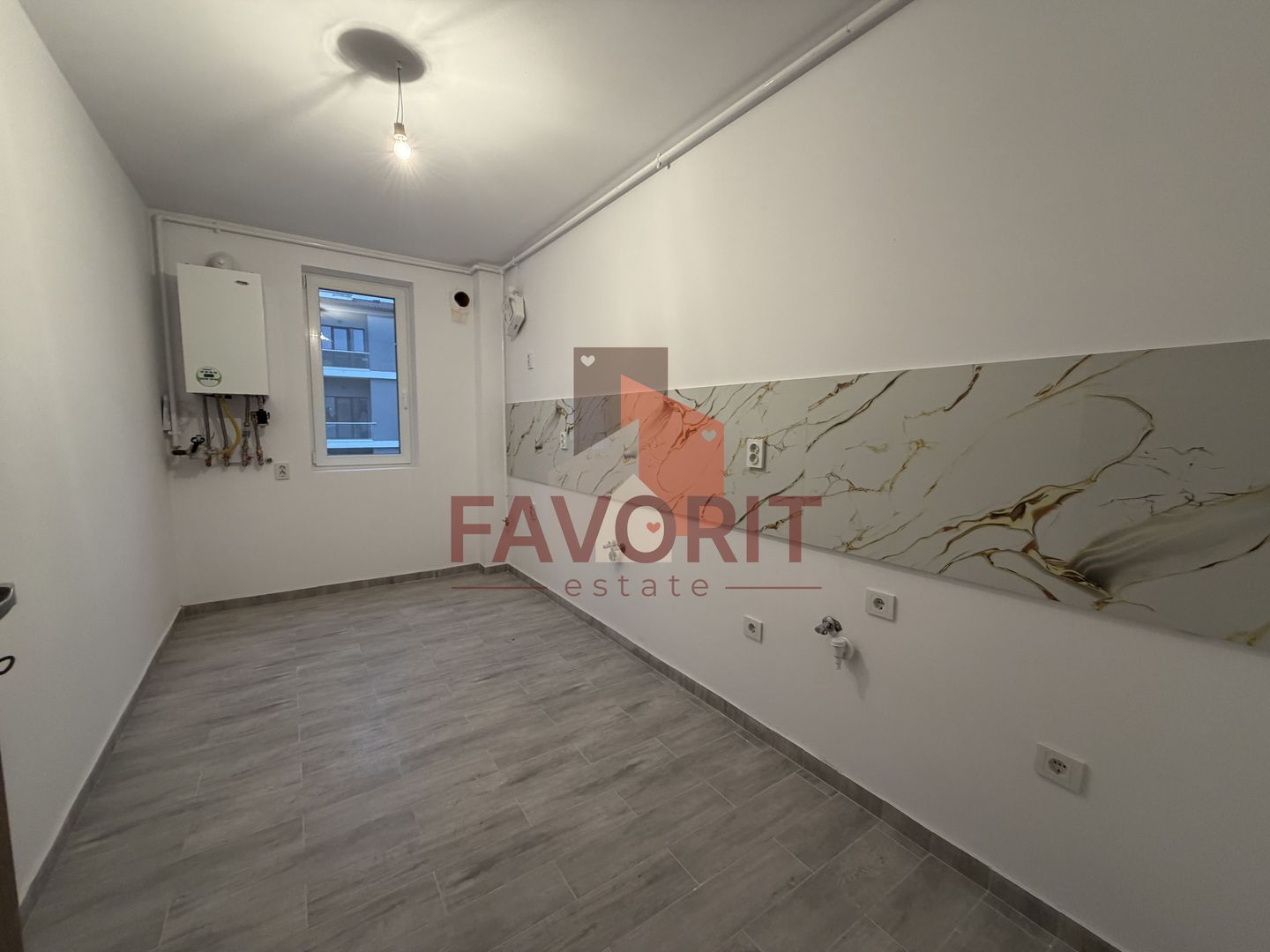 Decomandat. Bucatarie separata. Loc de parcare inclus - Poză 1