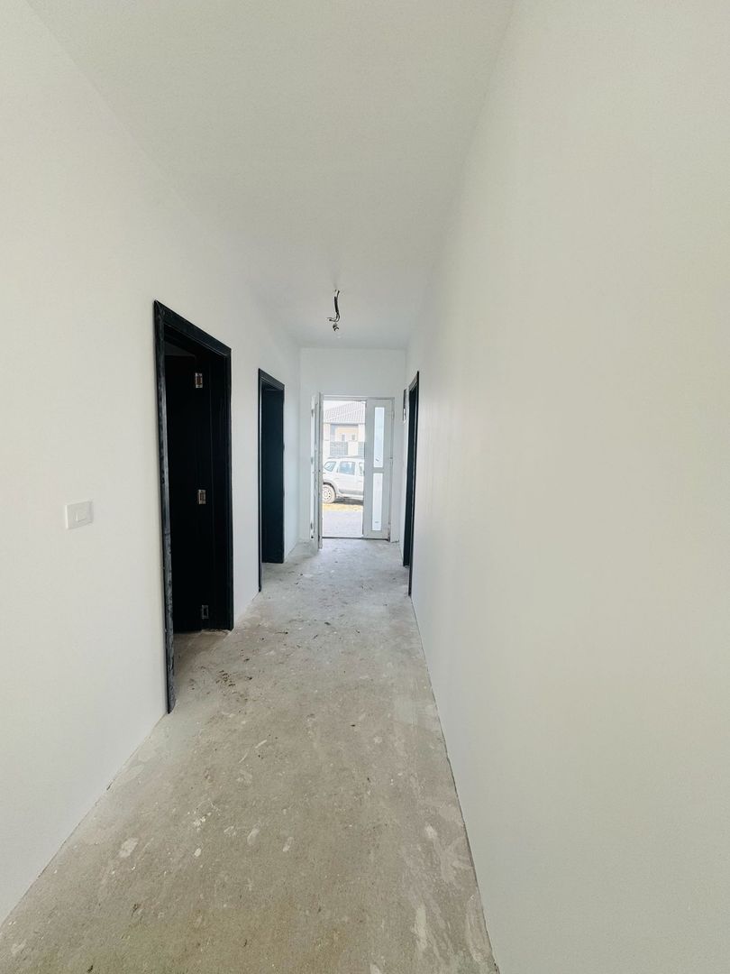 Casa noua de vanzare la gri in Santandrei - Poză 2