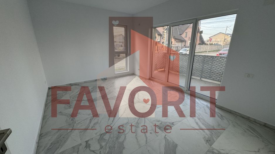 Decomandat. Gradina Proprie. 2 bai. Disponibil imediat. - Poză 1