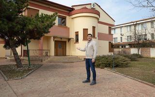 Vila cu 750 mp utili si teren de 1.480 mp in Erou Iancu Nicolae - Poză 2
