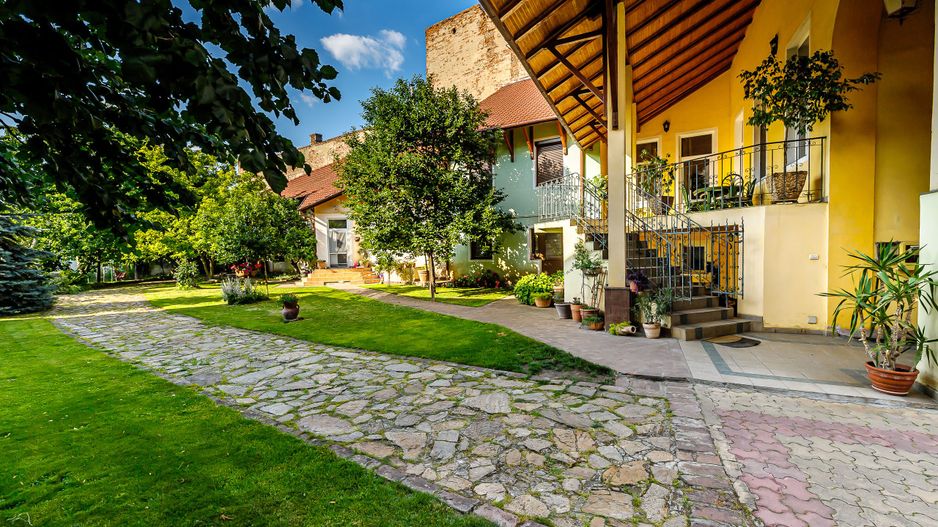 Casă boierească în zonă centrală - Poză 2