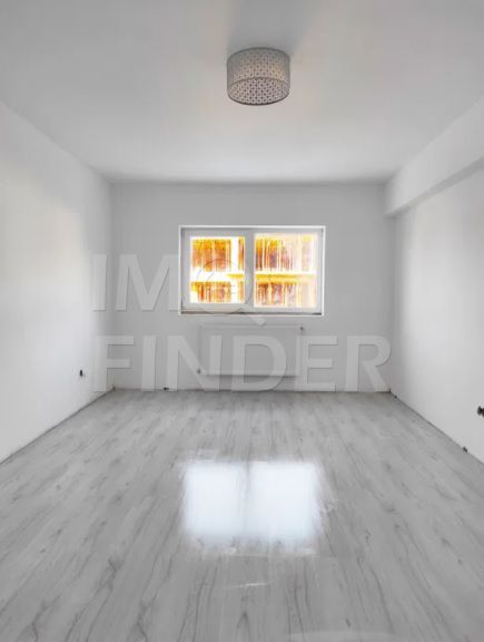 Vanzare apartament FINISAT 2 camere zona centrala Floresti - Poză 3