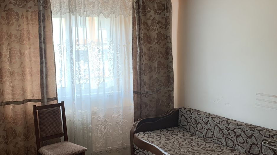 Garsoniera de inchiriat Zona Tractoru - Poză 1