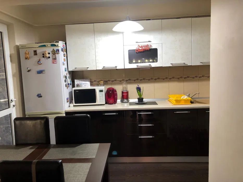 De inchiriat apartament  3 cam,Micro 38,et 1,mobilat si utilat complet - Poză 4