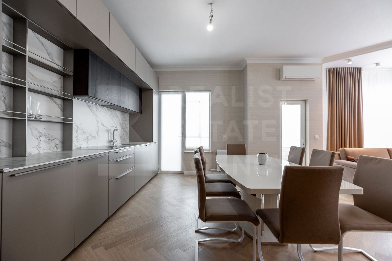 Chirie, apartament, 2 camere, str. București, Centru - Poză 3