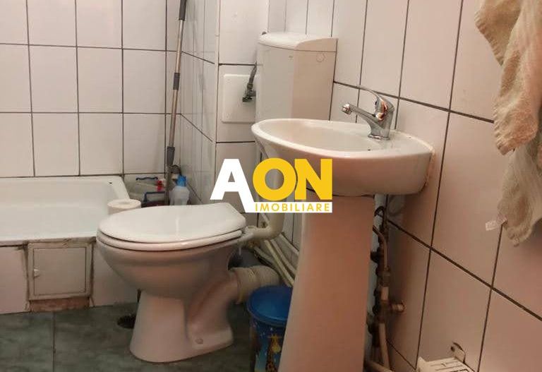 Apartament cu 3 camere, 2 balcoane, etaj 1, Ultracentral, parcare - Poză 7