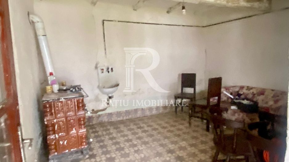 Casă din cărămidă | Teren 2000 mp|Anexe tradiționale | Bojt - Poză 8