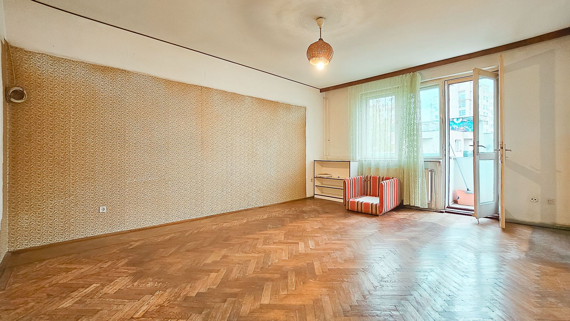 Centru Civic,  apartament spatios, cu pivniță,  garaj si priveliste frumoasă - Poză 3