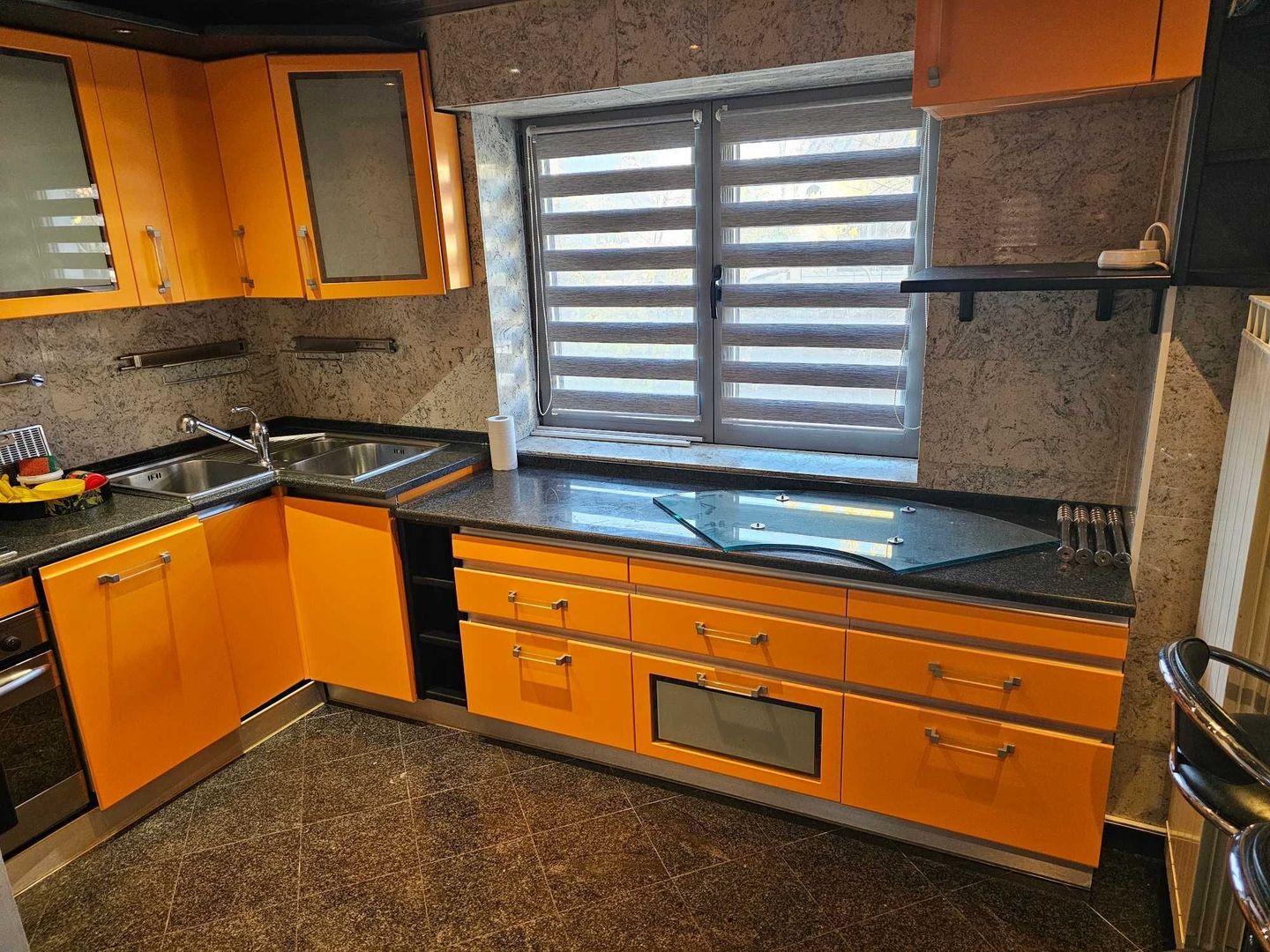 Vanzare Apartament 3 Camere de Prestigiu Stradal  pe Bulevardul Decebal - Poză 3