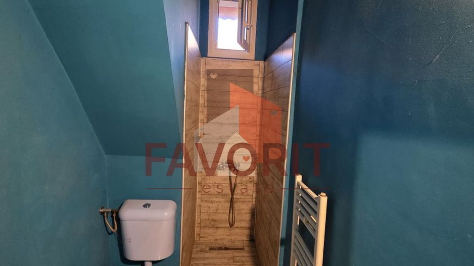 1 camera | centrala proprie | curte generoasa | zona excelenta | - Poză 9