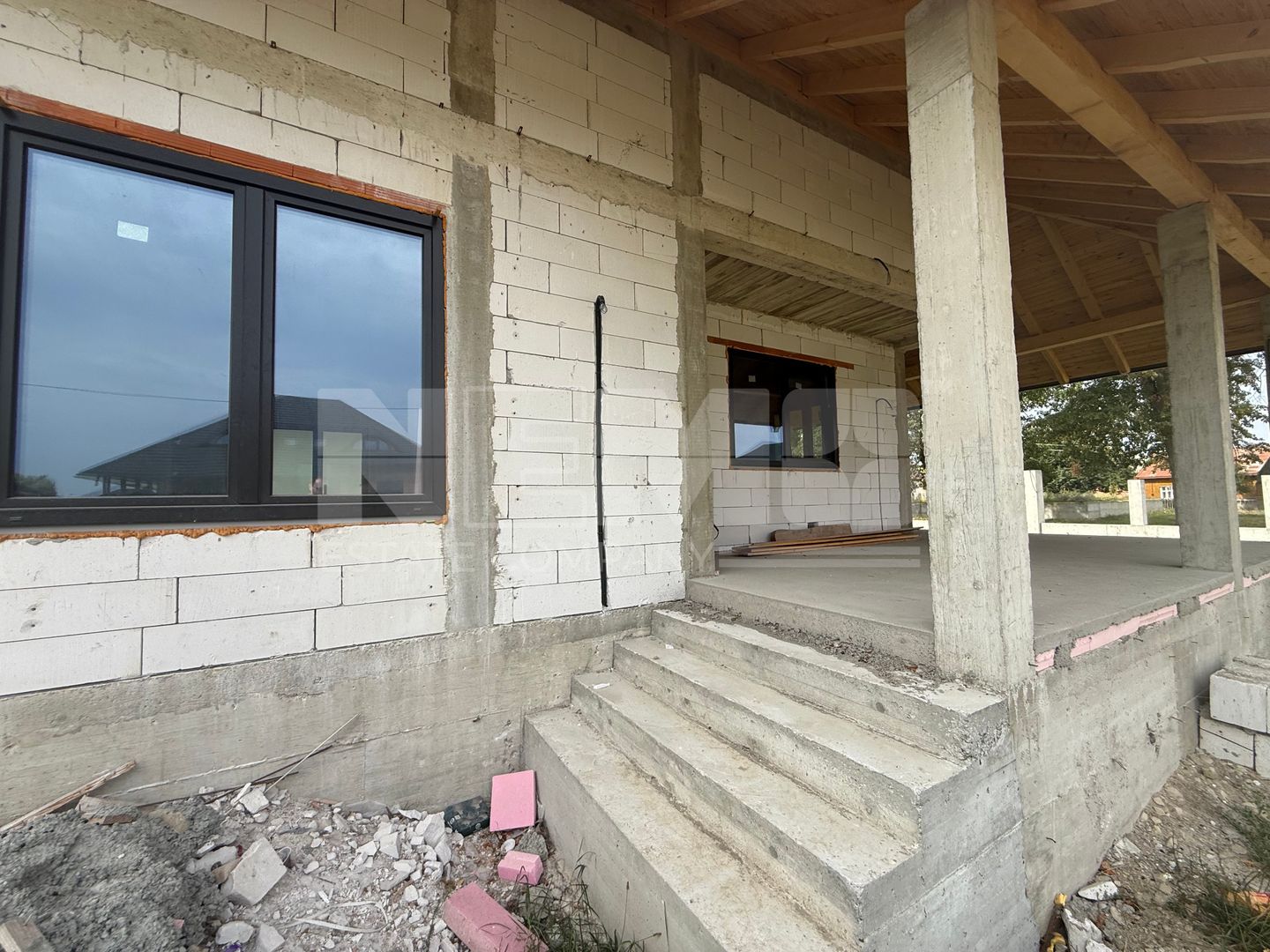 Casă semifinisată în Horodnic de Sus | 203 mp | Teren 1.000 Mp - Poză 16