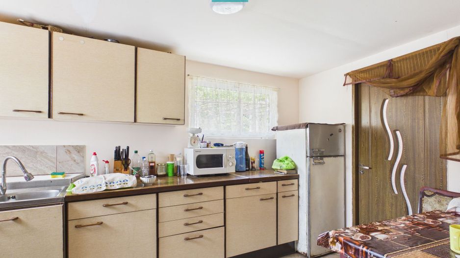 Casă cu 3 camere și teren generos în Drauț - Poză 13