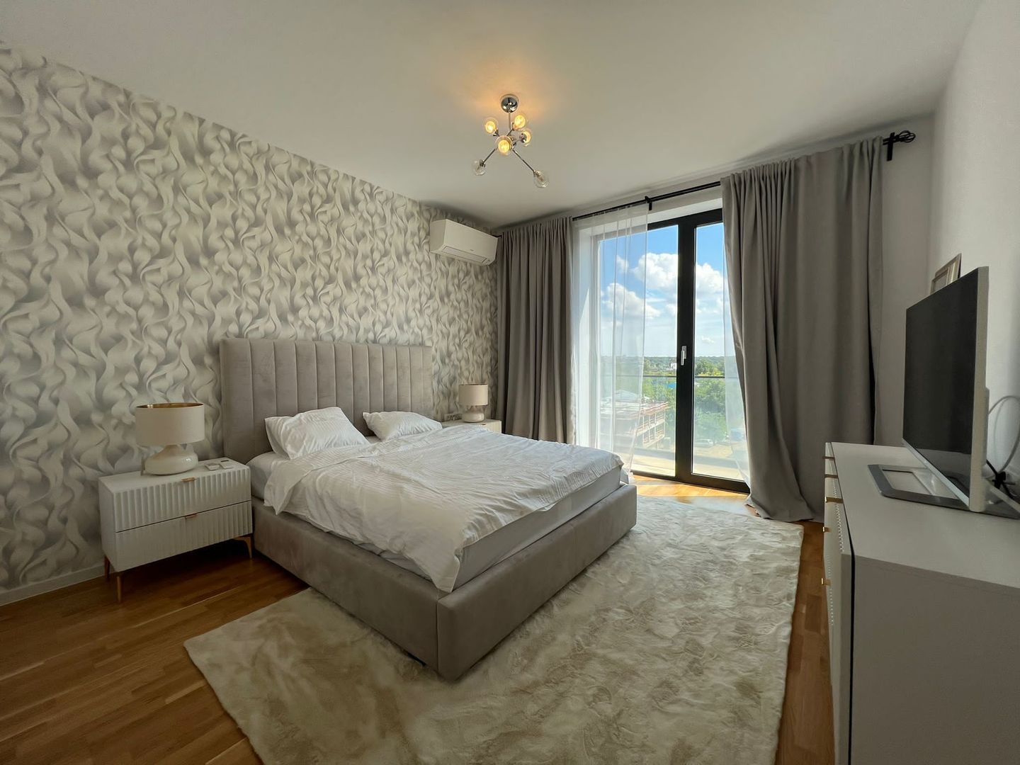 Apartament Elegant cu Vederi Panoramice în Zona Liniștită Băneasa - Poză 9