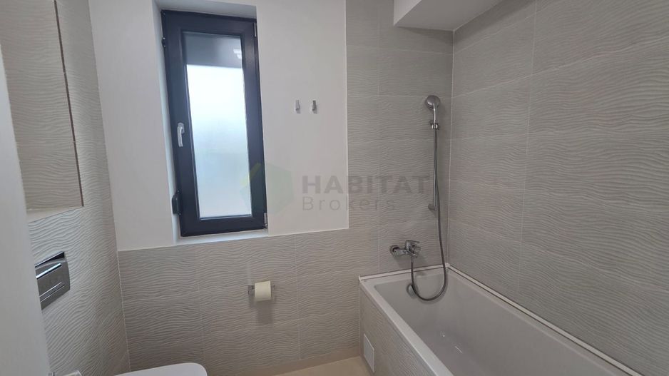 Vilă  cu mansardă, piscină și design modern – Tunari - Poză 24