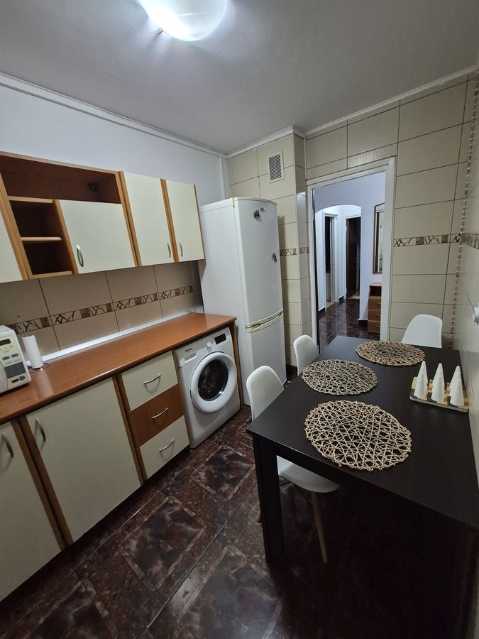 De inchiriat ap 3 camere+parcare, reabilitat, Rahova - Poză 8